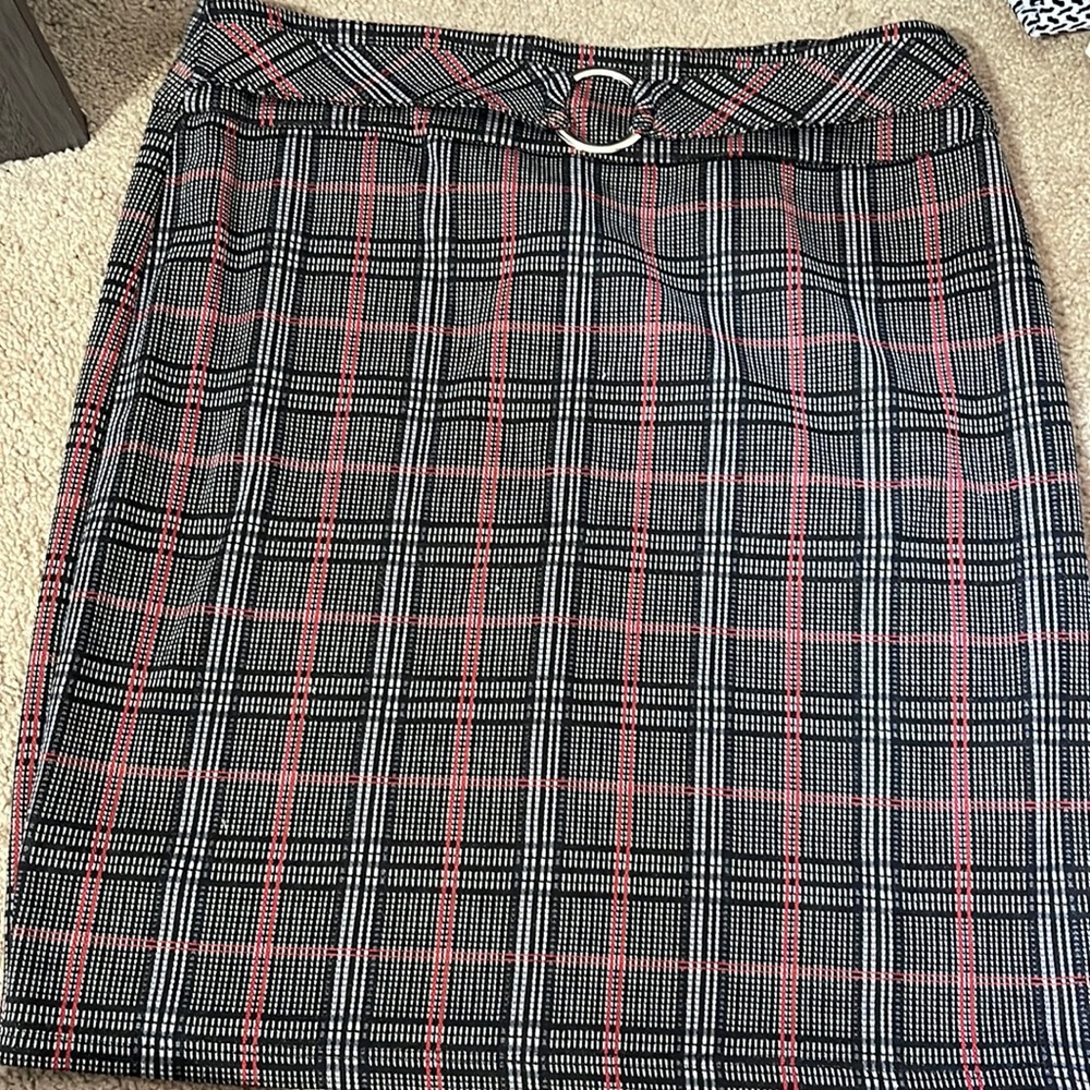 Skirt- like new